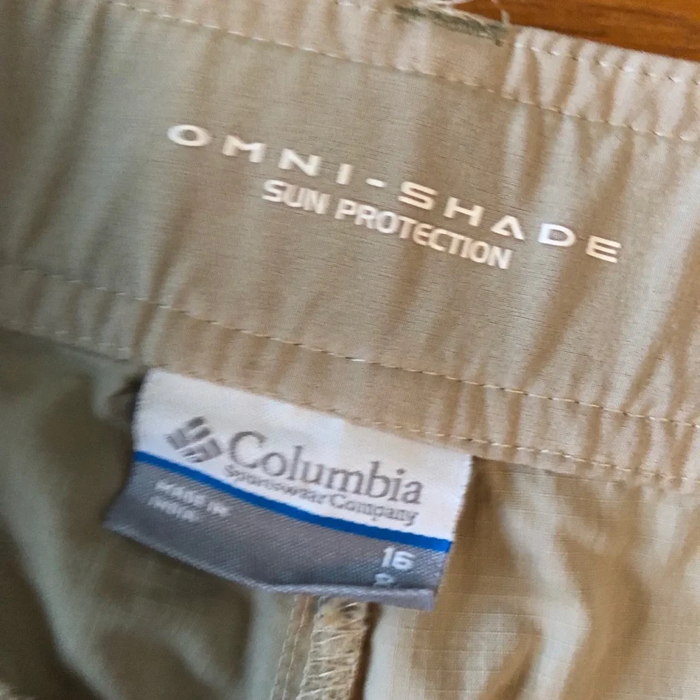 COLUMBIA‎ OMNI SHADE KHAKI SHORTS 16